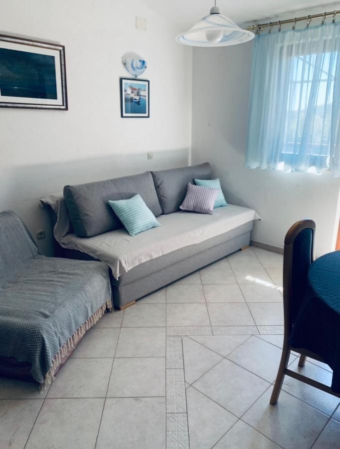 One Bedroom Apartment With Terrace And Seaview - B Севид Экстерьер фото